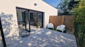 Le Patio : studio avec extérieur